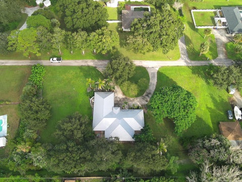 Tiny photo for 305 10TH Avenue, Vero Beach, FL 32962 (MLS # B26090954)