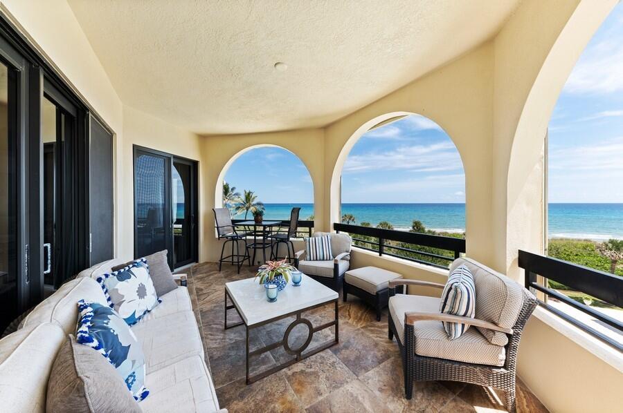 EL CORTIJO CONDO - Residential