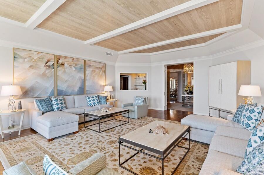 EL CORTIJO CONDO - Residential