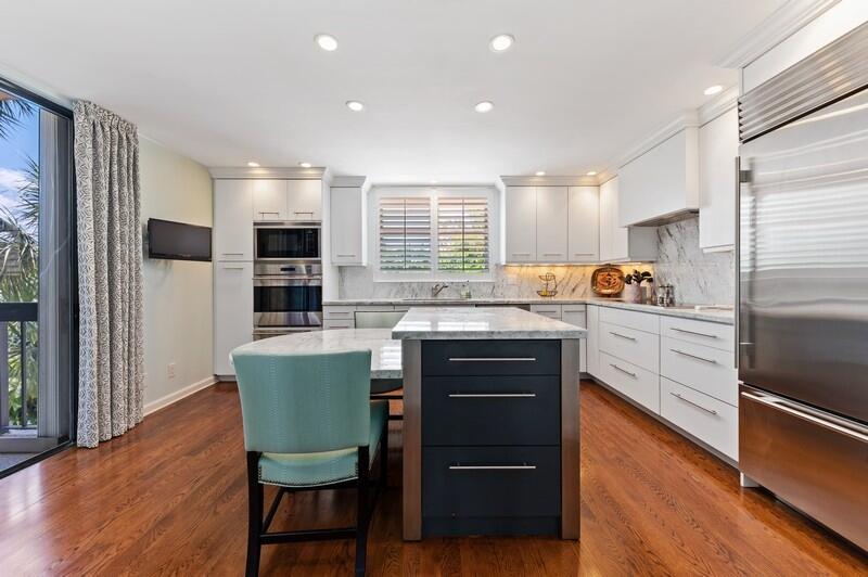 EL CORTIJO CONDO - Residential