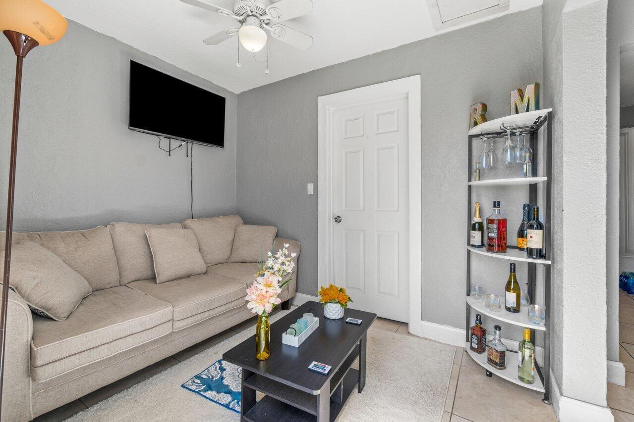 GREENACRES 2 - Residential Income