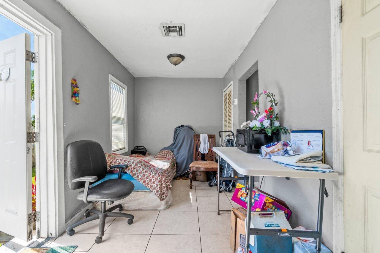 GREENACRES 2 - Residential Income