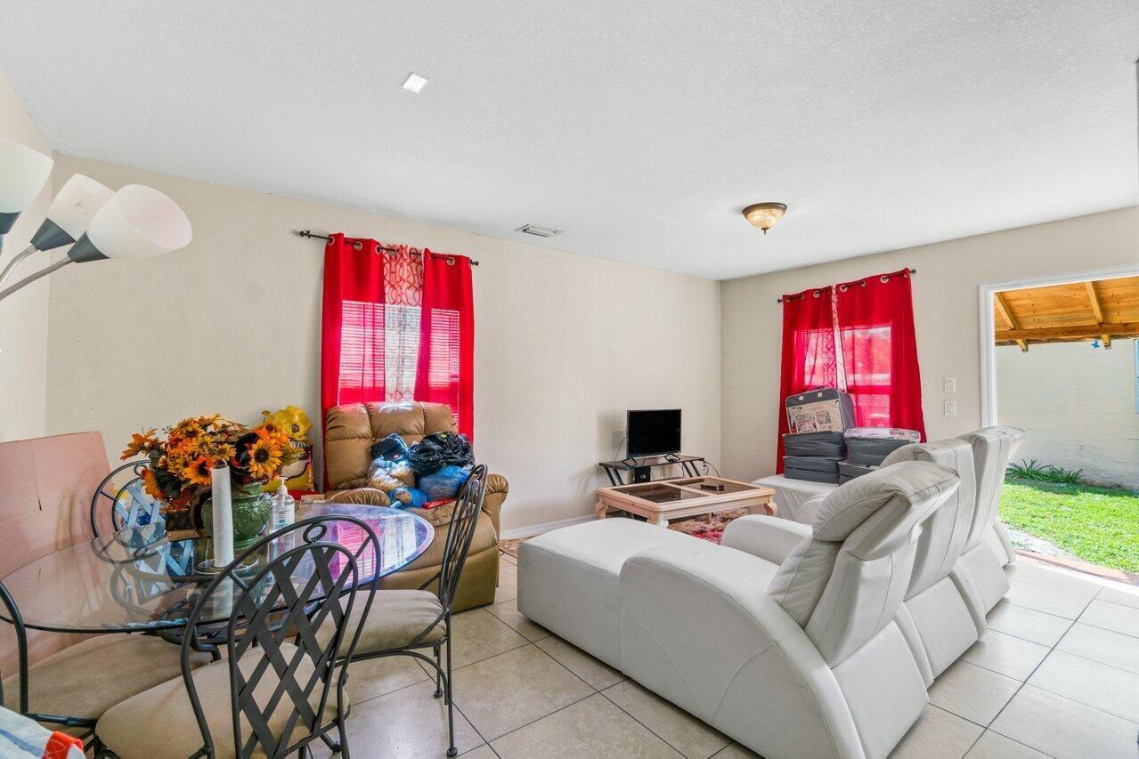 GREENACRES 2 - Residential Income