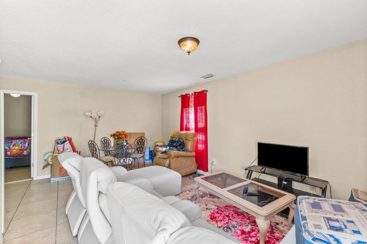 GREENACRES 2 - Residential Income