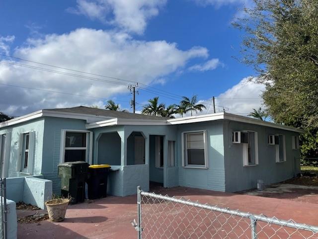 417 SW 7th Ter
