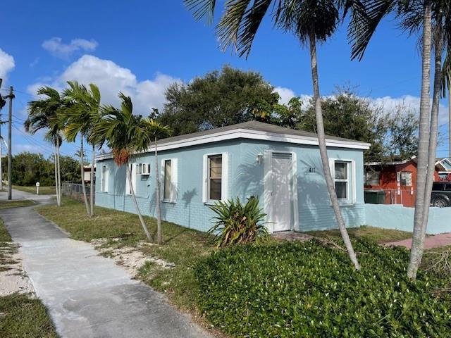 Excellent turn-key investment property in a high demand rental area. Tenant occupied through 07/31/26 with long term tenants. Prime location near Dania Pointe and the revitalized Stirling/US1 corridor. Roof replaced in 2022 with warranty. Property is Section 8 approved.