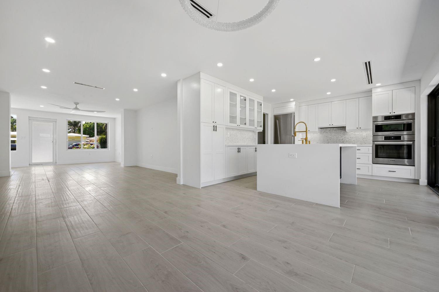 Hollywood Lakes Sec 1-32 - Residential