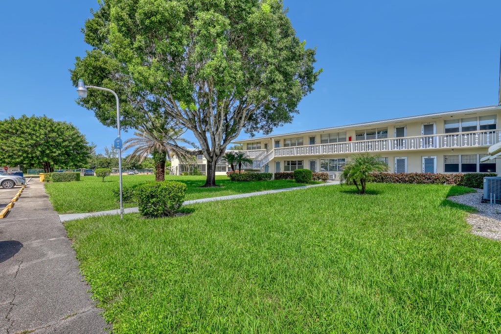 Photo of 312 CAMDEN N, West Palm Beach, FL 33417 (MLS # B26083093)