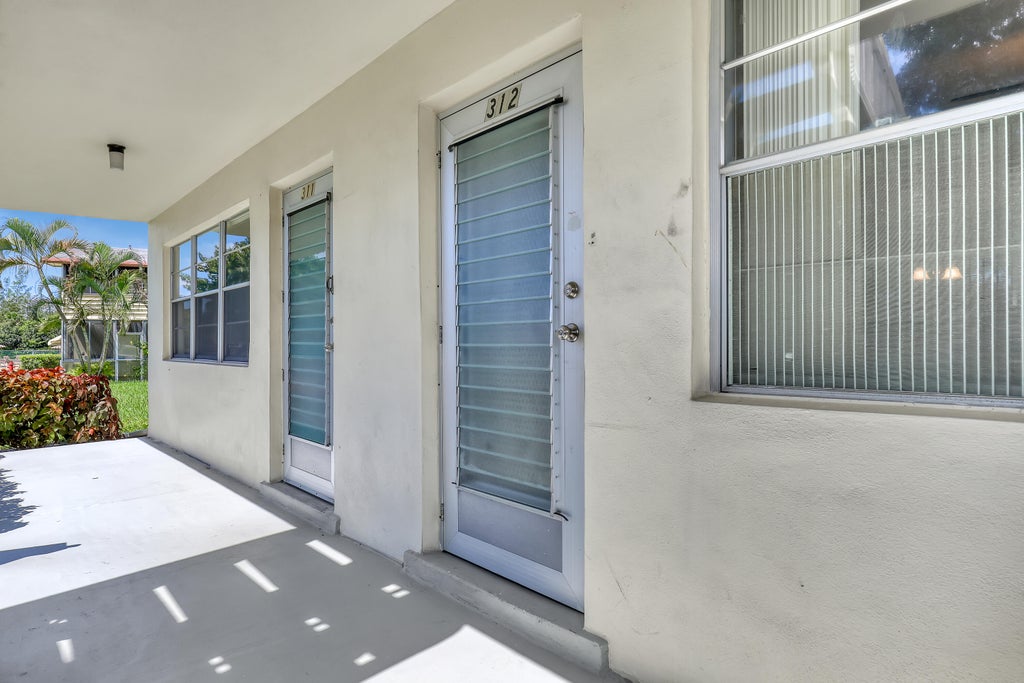 Photo of 312 CAMDEN N, West Palm Beach, FL 33417 (MLS # B26083093)