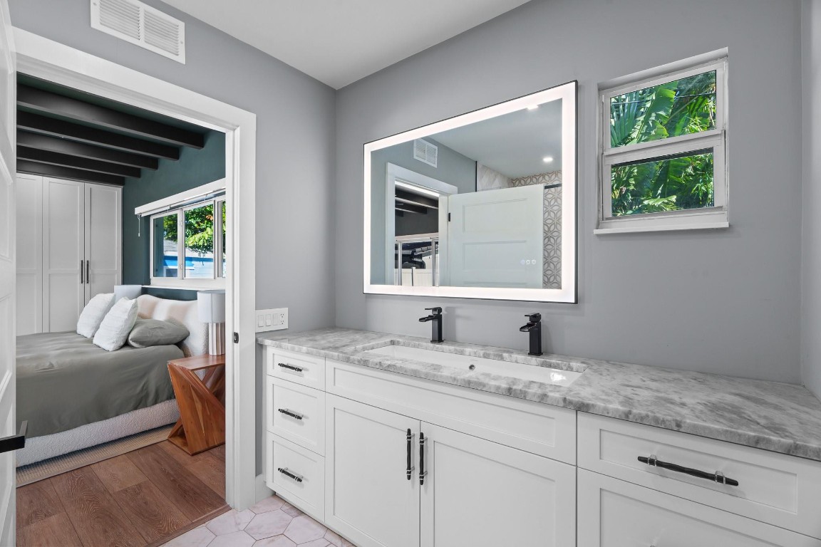 Hillbrook 30-4 B - Residential