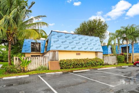 A home in Lake Worth