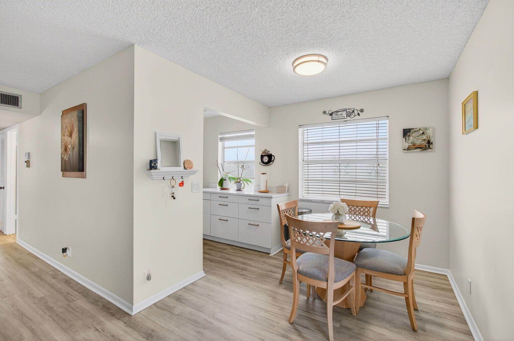 KINGS POINT - Residential