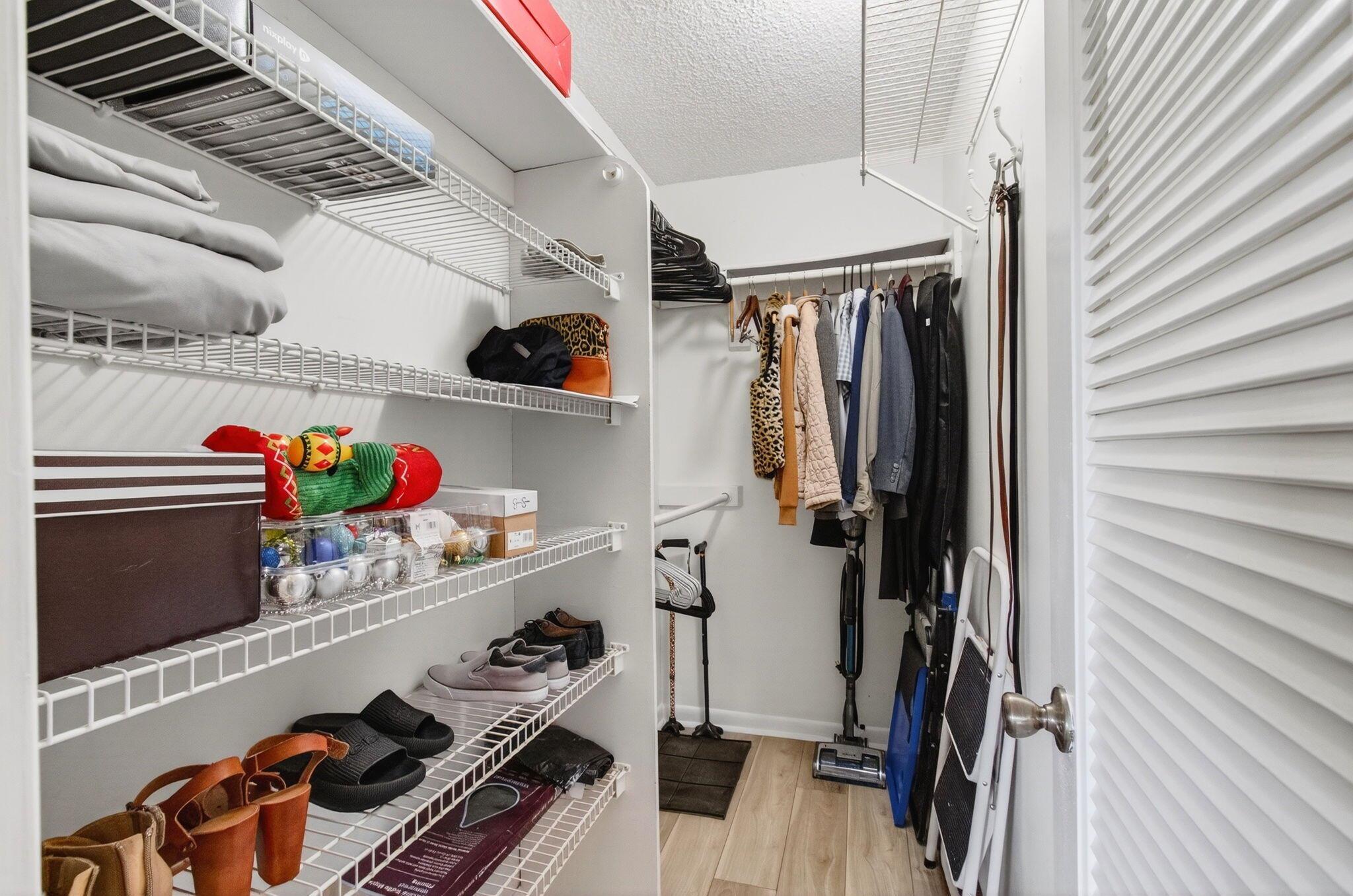 KINGS POINT - Residential