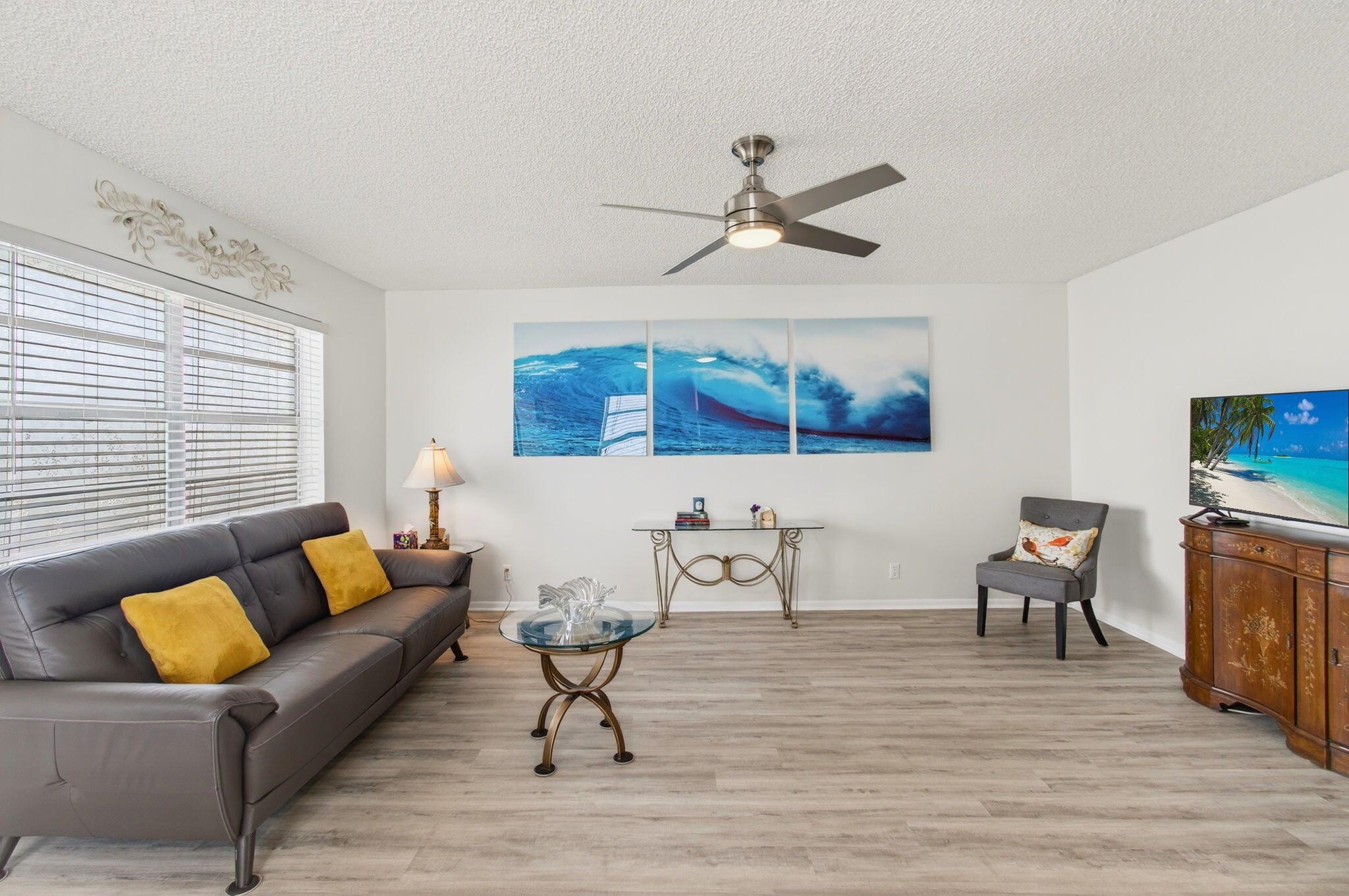 KINGS POINT - Residential