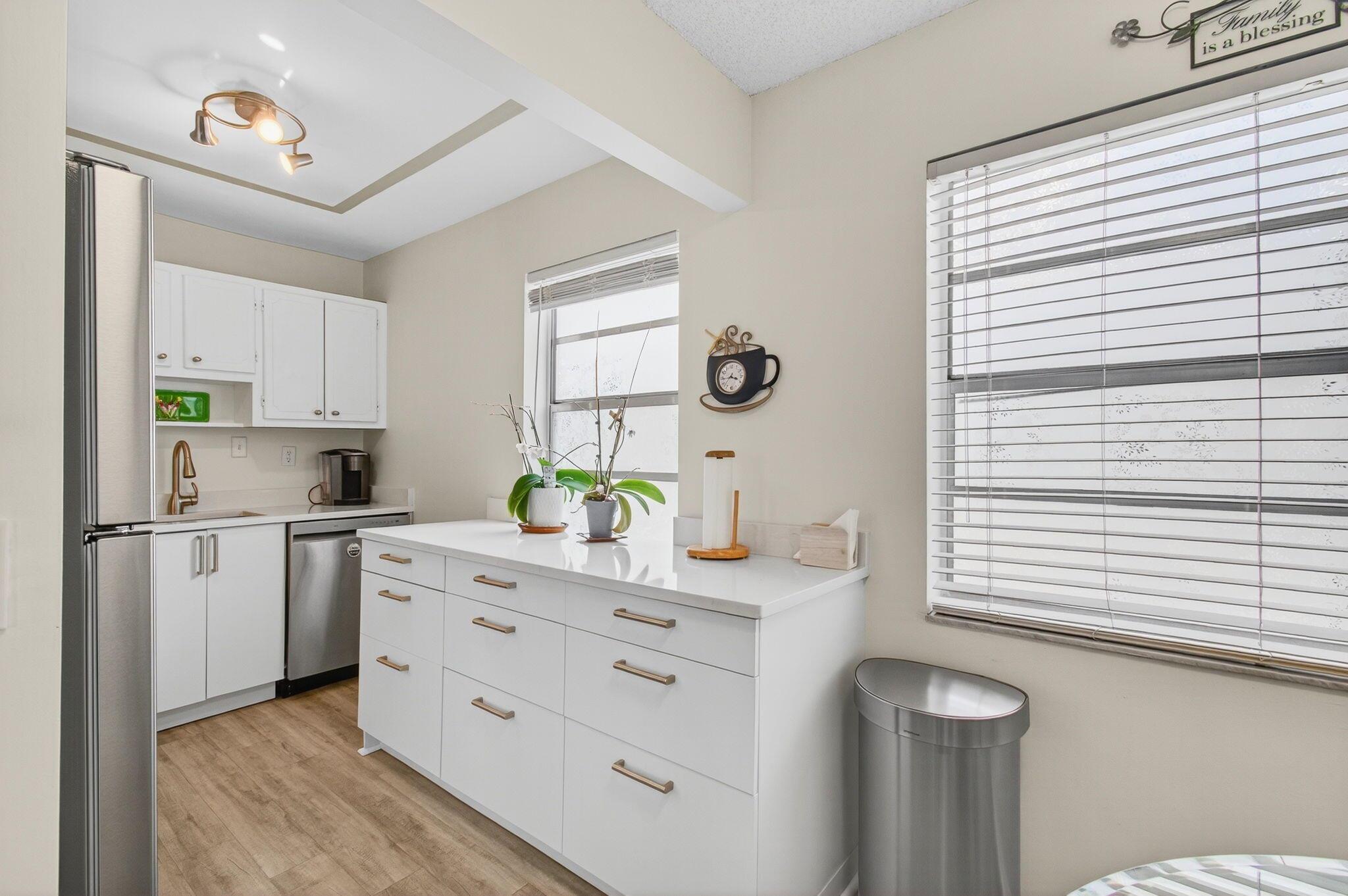 KINGS POINT - Residential