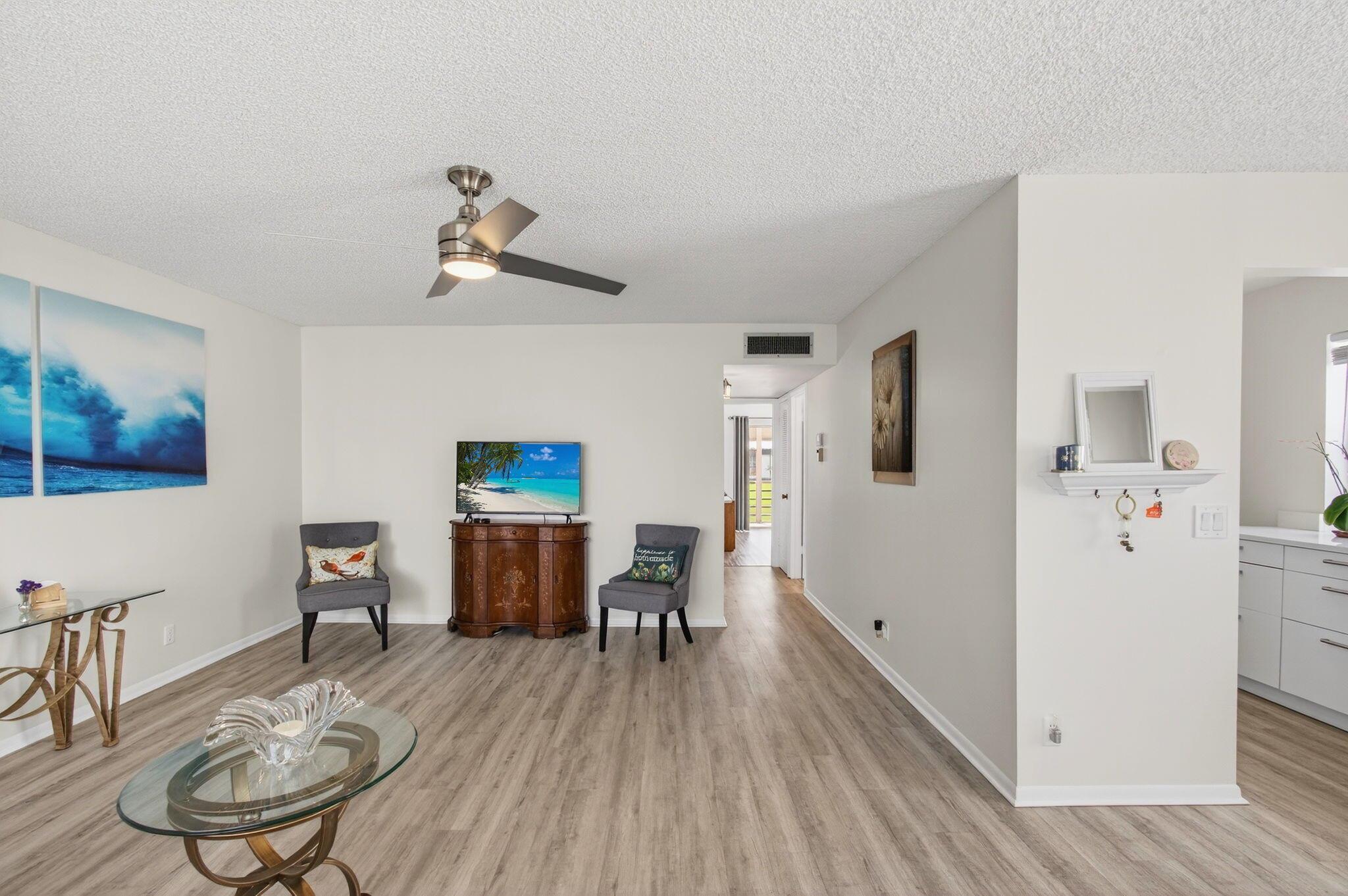 KINGS POINT - Residential