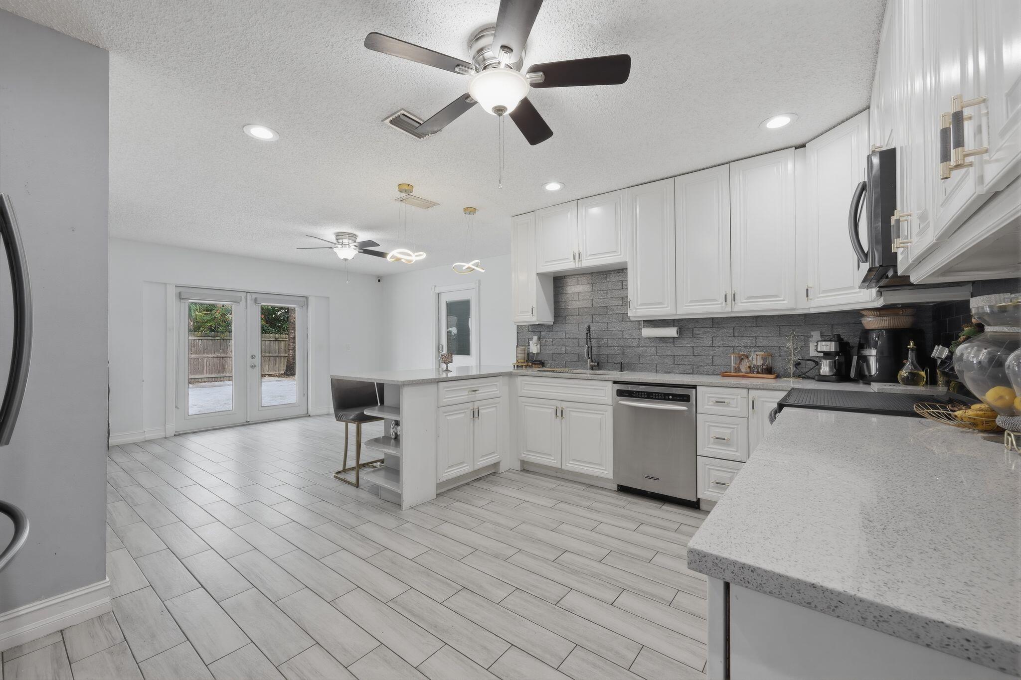 COUNTERPOINT ESTATES 1 - Residential