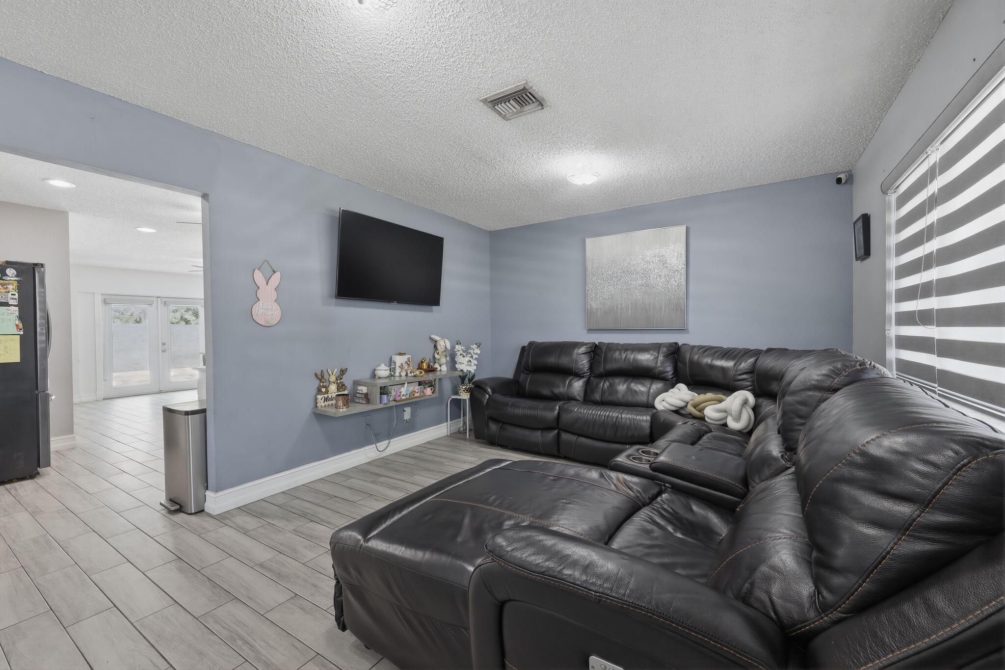 COUNTERPOINT ESTATES 1 - Residential