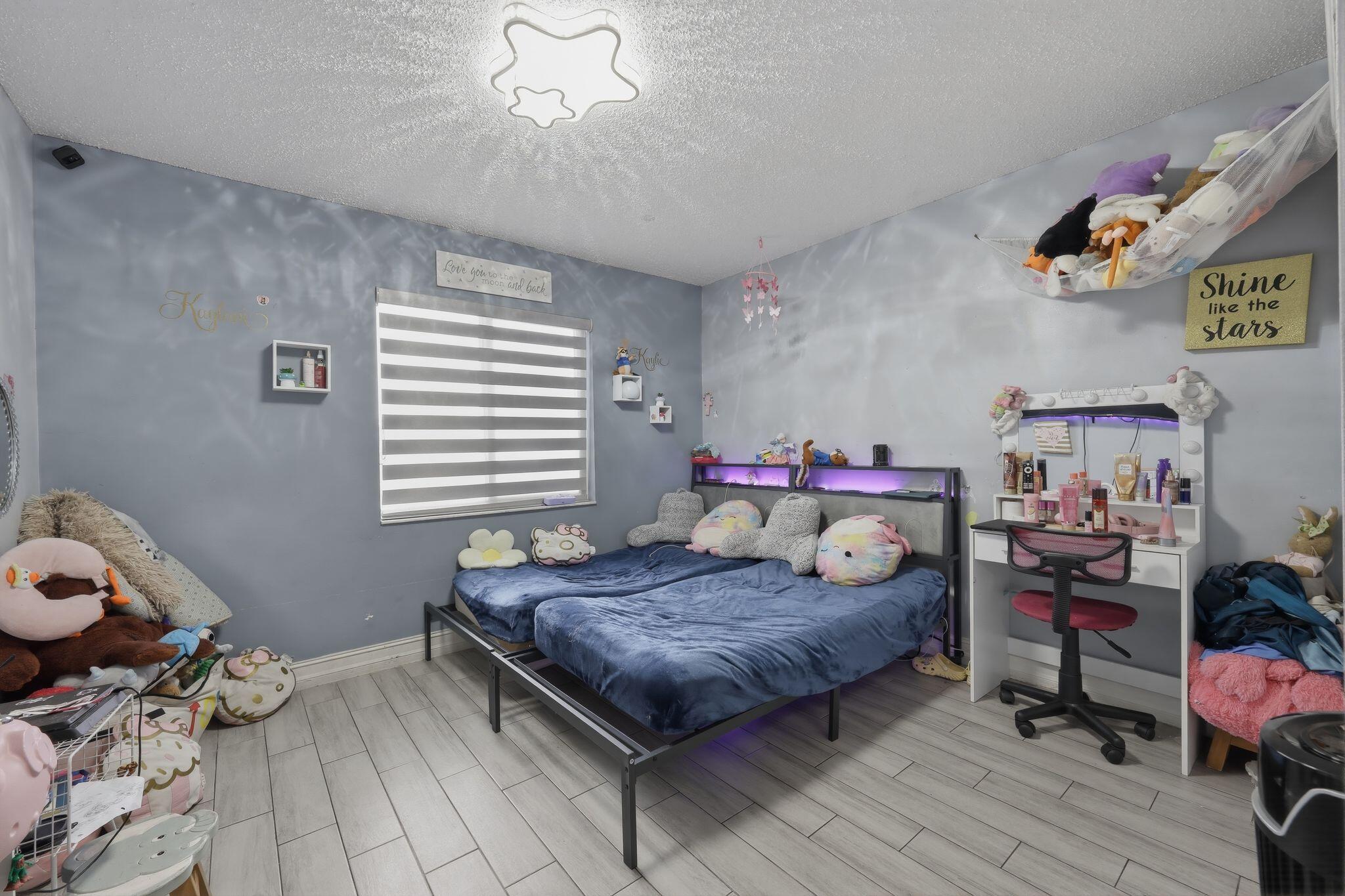 COUNTERPOINT ESTATES 1 - Residential