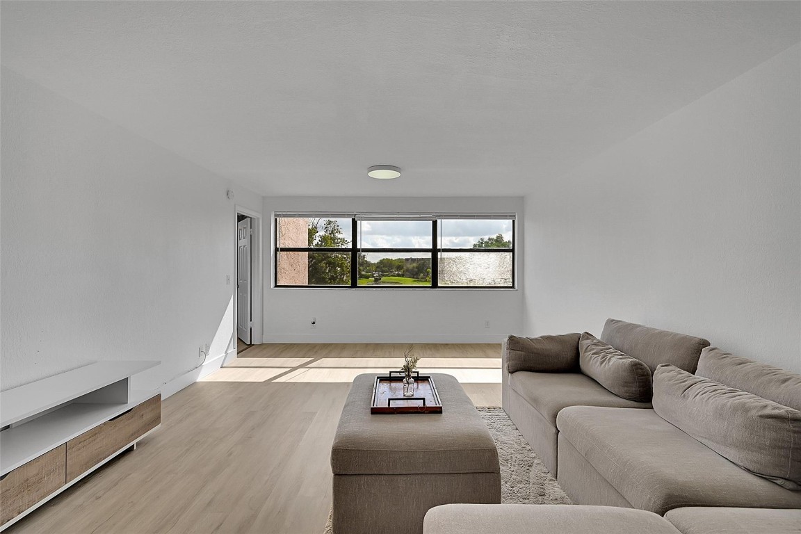 SUNRISE LAKES 185 CONDO - Residential