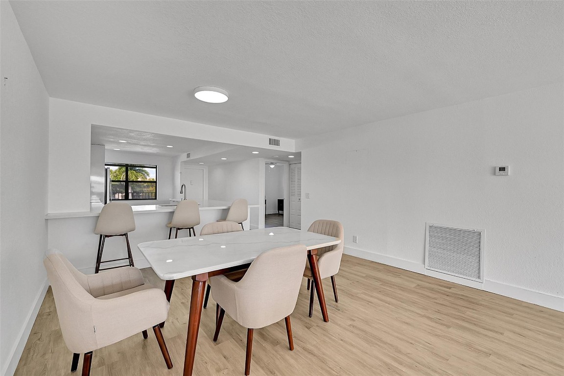 SUNRISE LAKES 185 CONDO - Residential