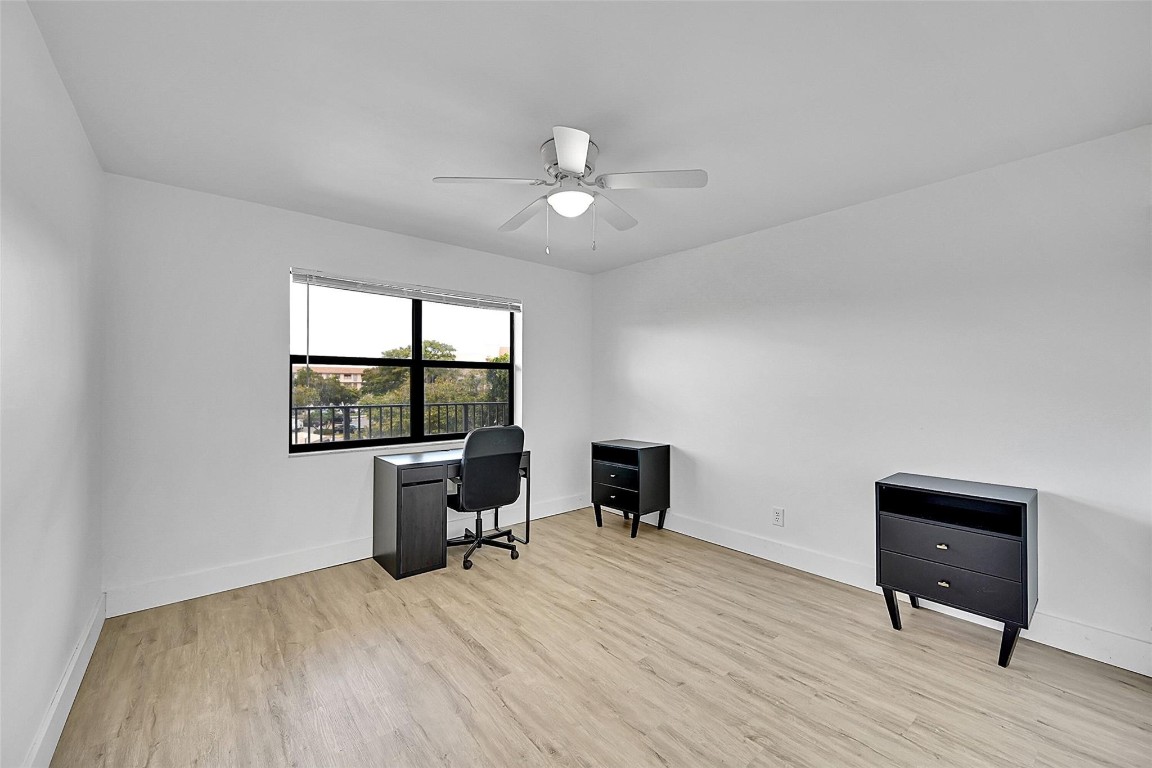 SUNRISE LAKES 185 CONDO - Residential