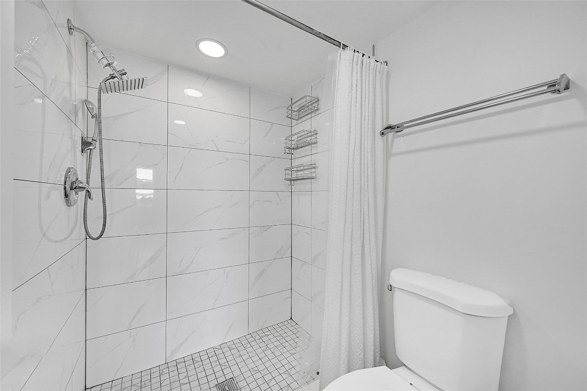 SUNRISE LAKES 185 CONDO - Residential