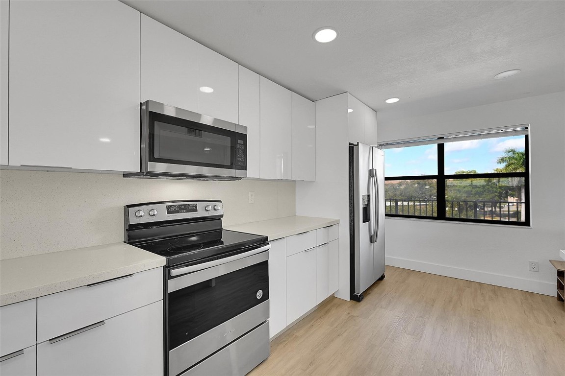 SUNRISE LAKES 185 CONDO - Residential