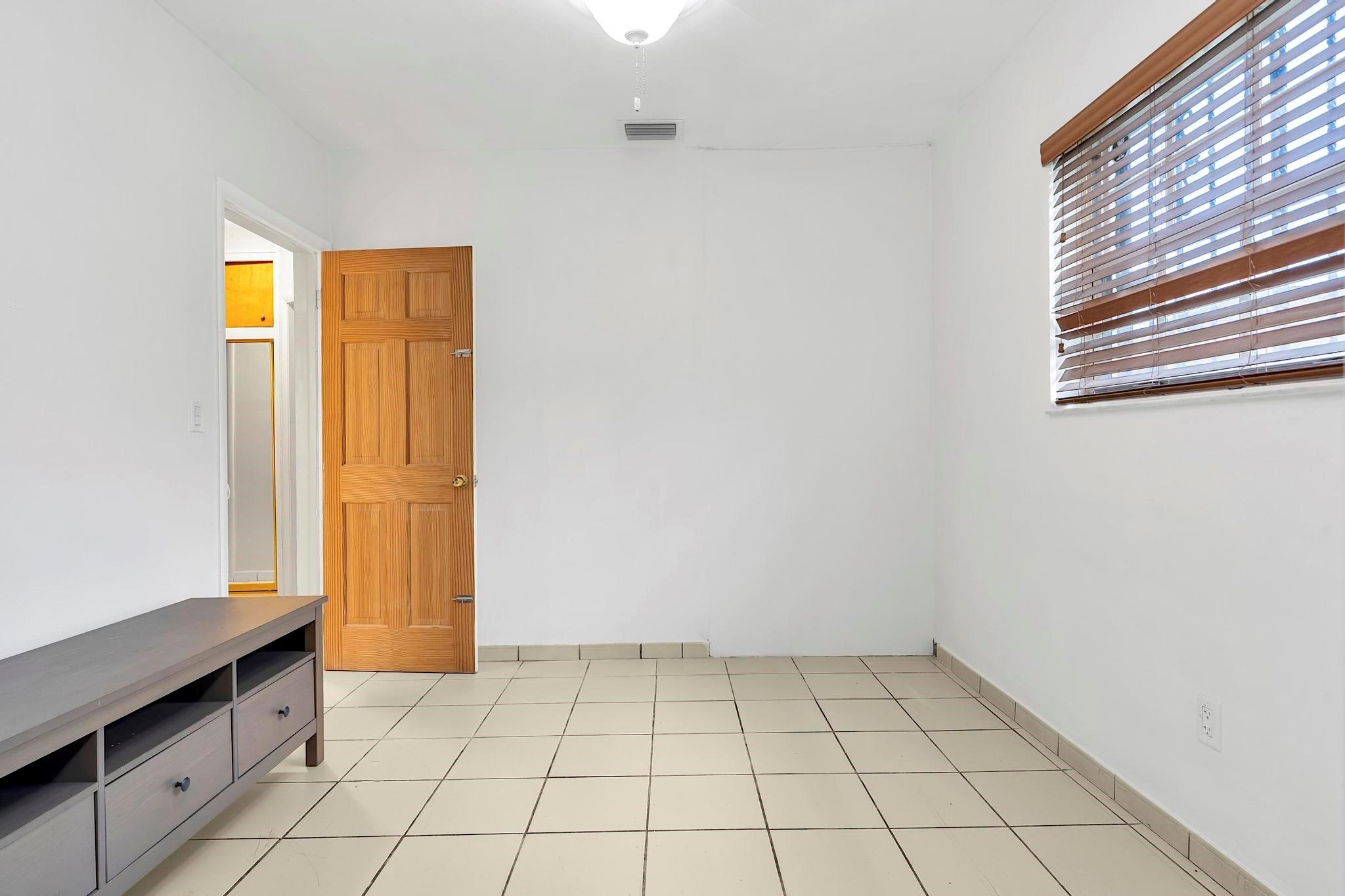 Palm Spgs 5th Add - Residential Lease