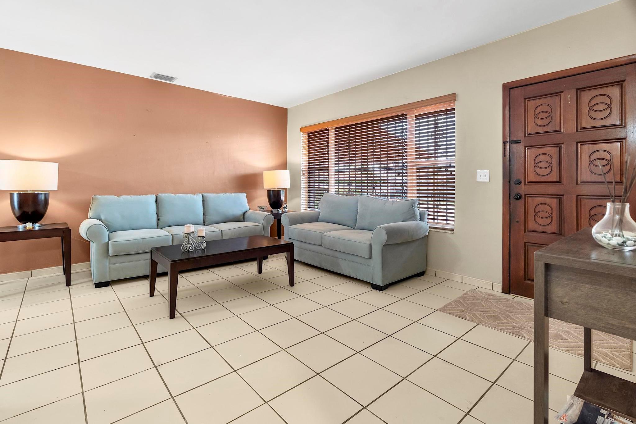 Palm Spgs 5th Add - Residential Lease