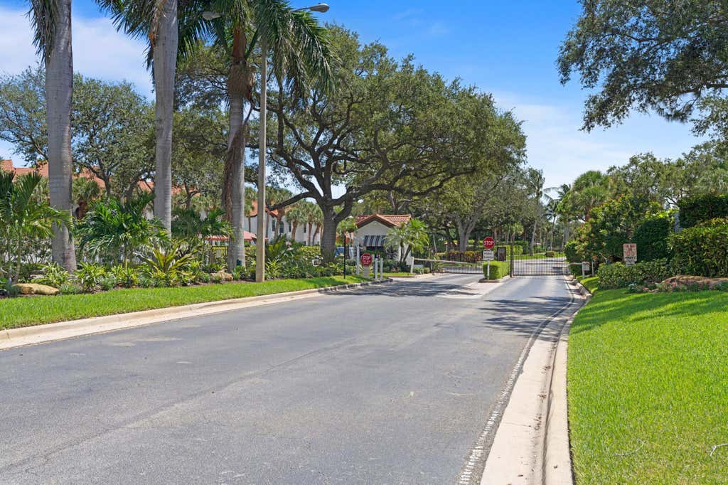 Photo of 2339 Treasure Isle Drive #43, Palm Beach Gardens, FL 33410 (MLS # B26052565)