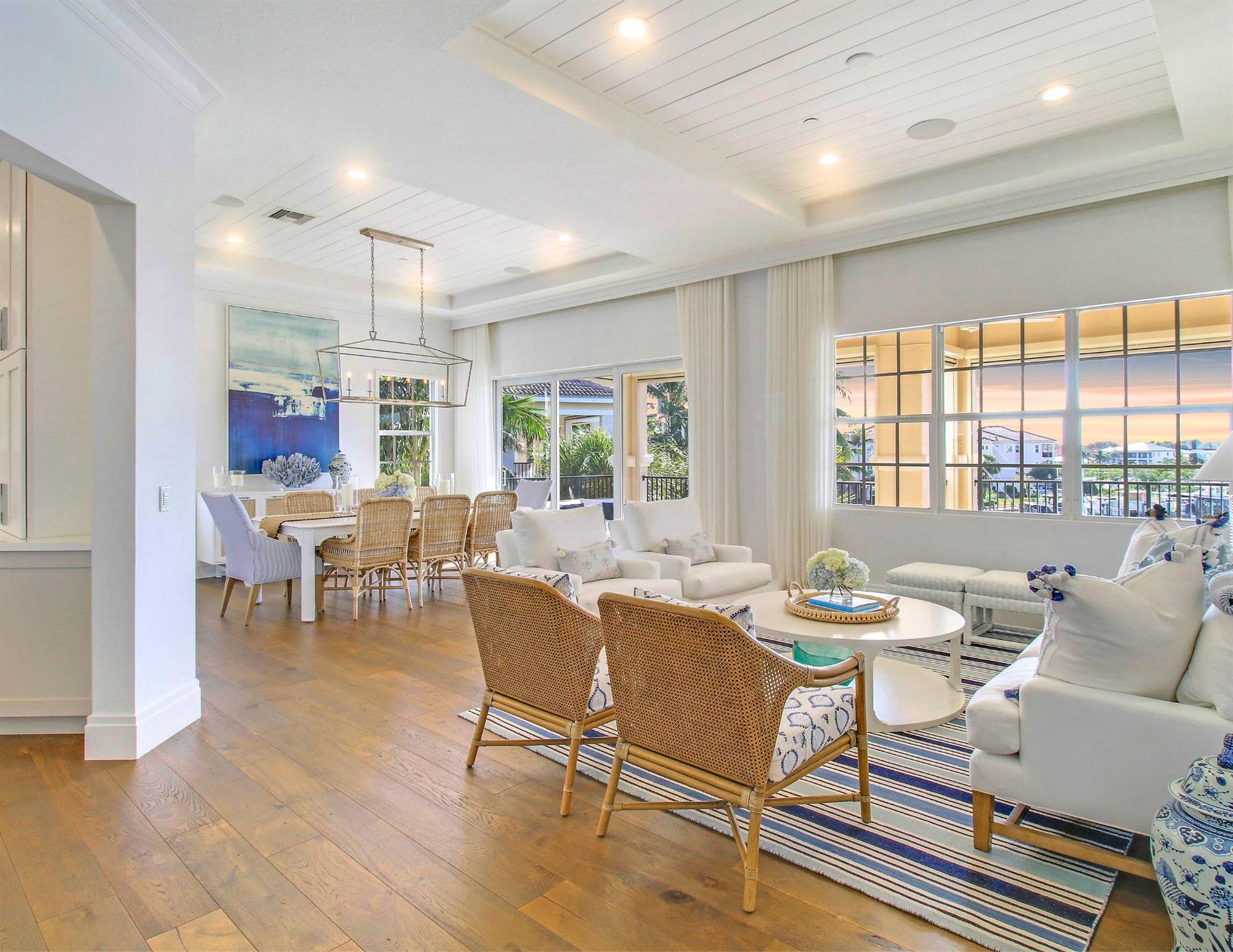 CARRIAGE HOMES AT FRENCHM - Residential