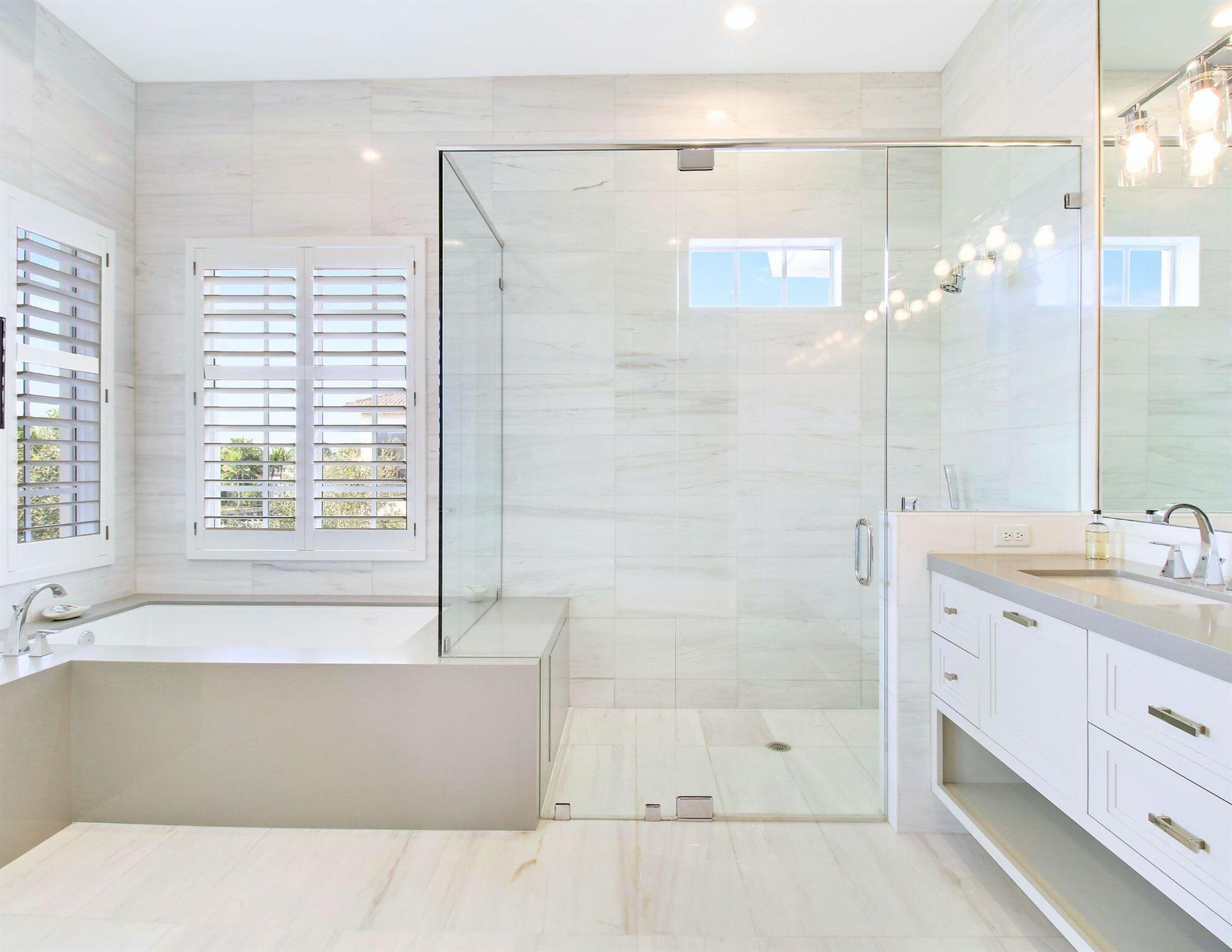 CARRIAGE HOMES AT FRENCHM - Residential