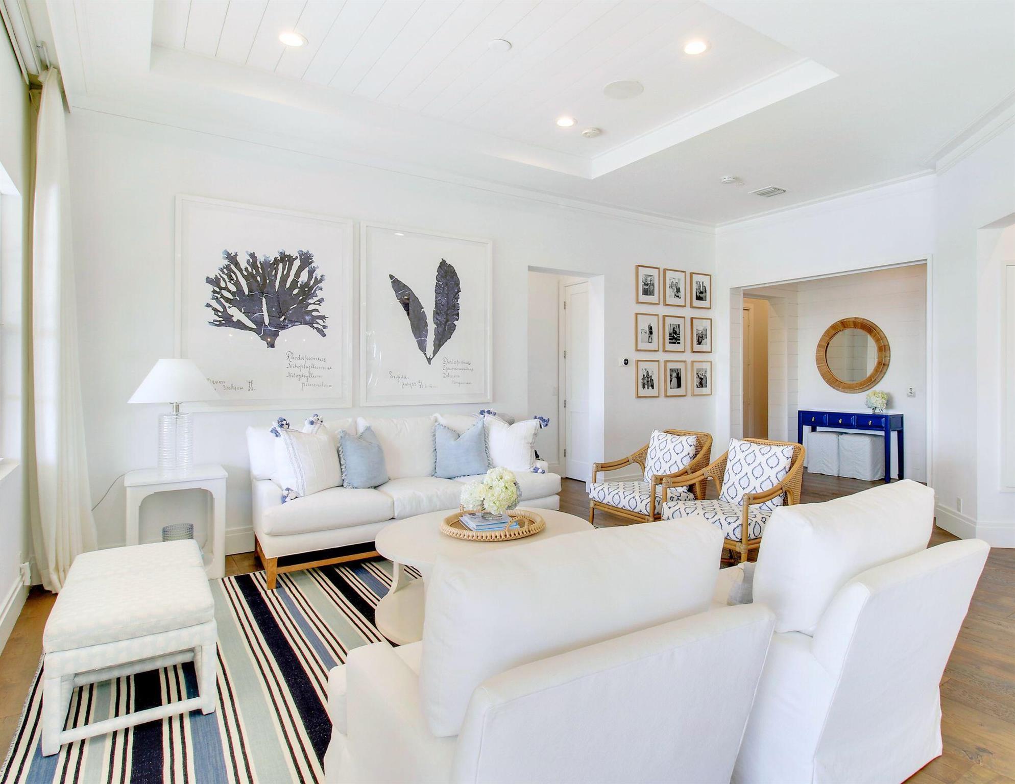 CARRIAGE HOMES AT FRENCHM - Residential