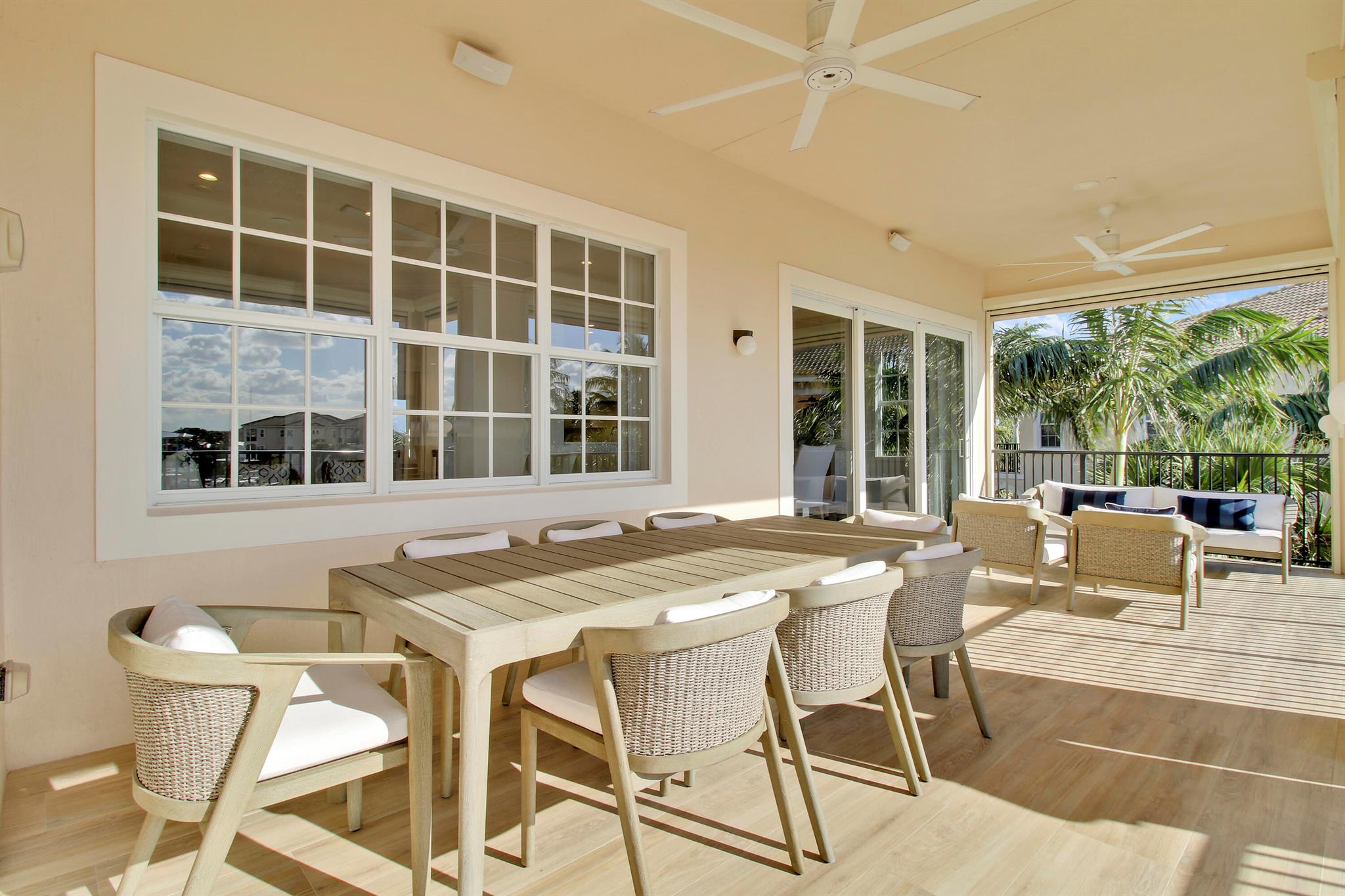 CARRIAGE HOMES AT FRENCHM - Residential