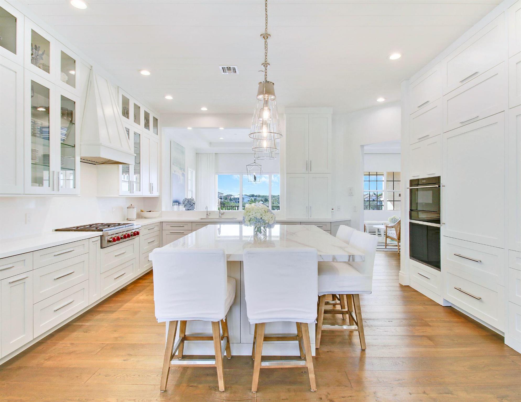 CARRIAGE HOMES AT FRENCHM - Residential