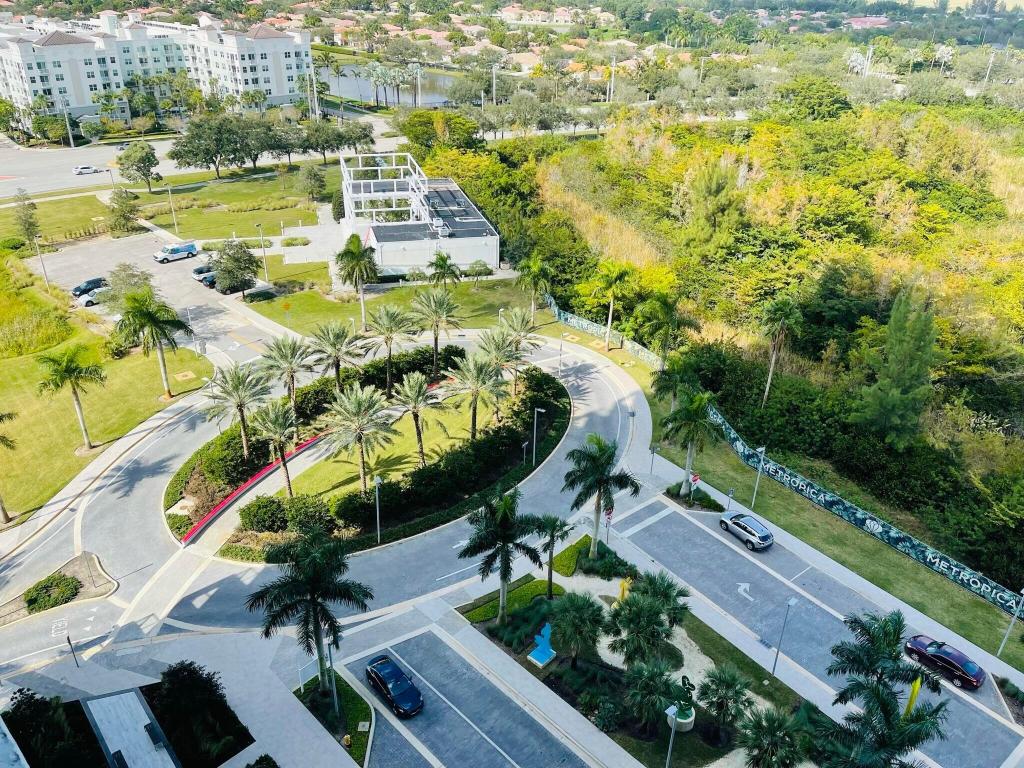 METROPICA NORTH TOWER ONE - Residential