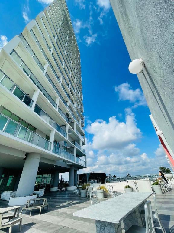 METROPICA NORTH TOWER ONE - Residential