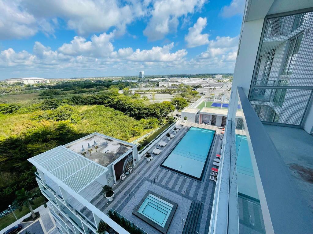 METROPICA NORTH TOWER ONE - Residential