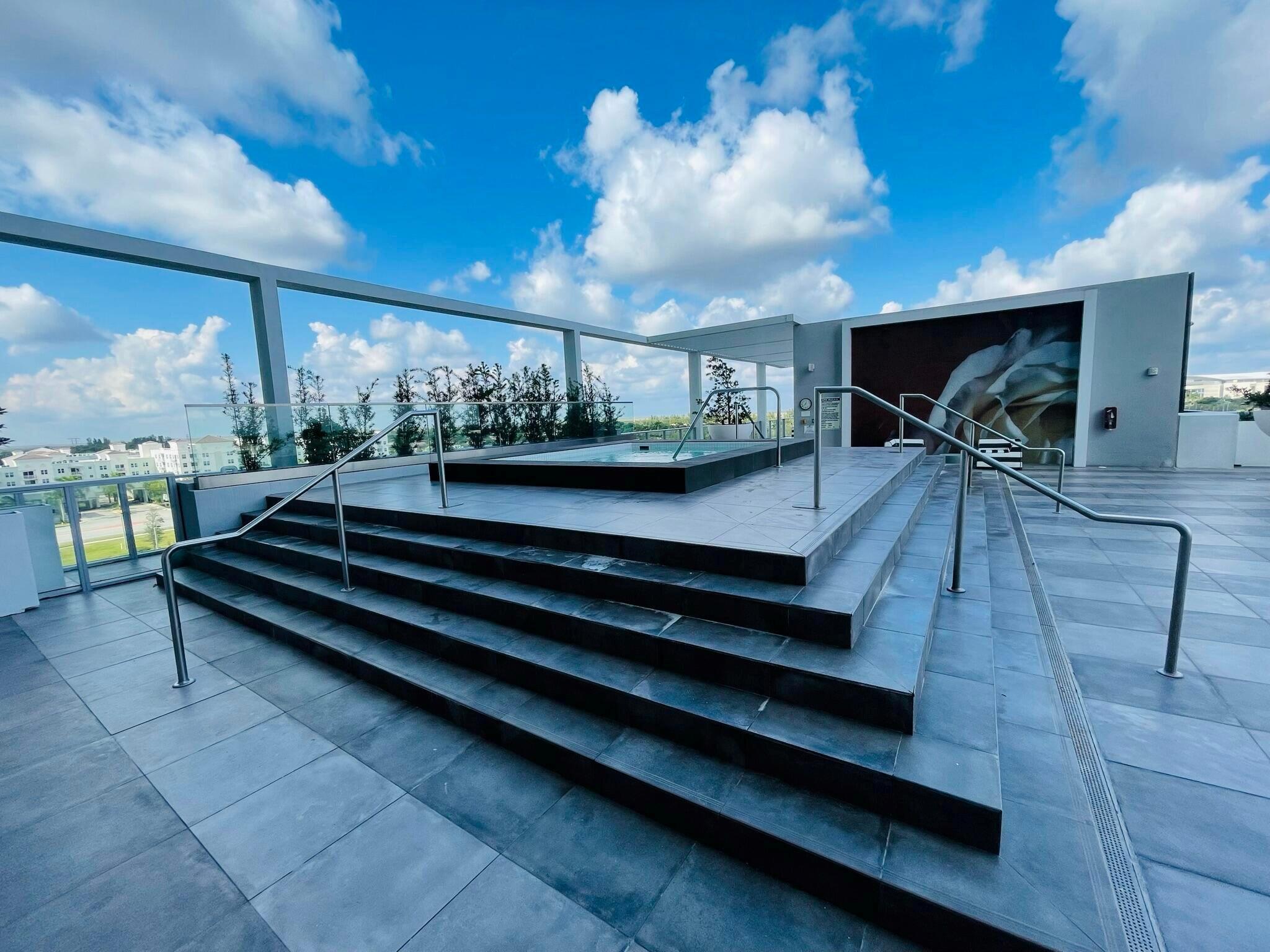 METROPICA NORTH TOWER ONE - Residential