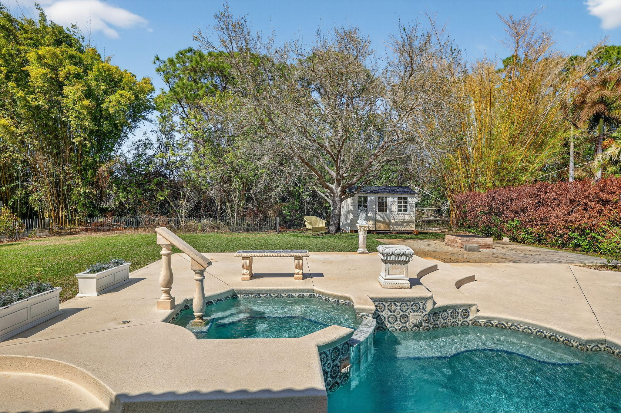 SECOND REPLAT OF PINE ESTATES - Residential