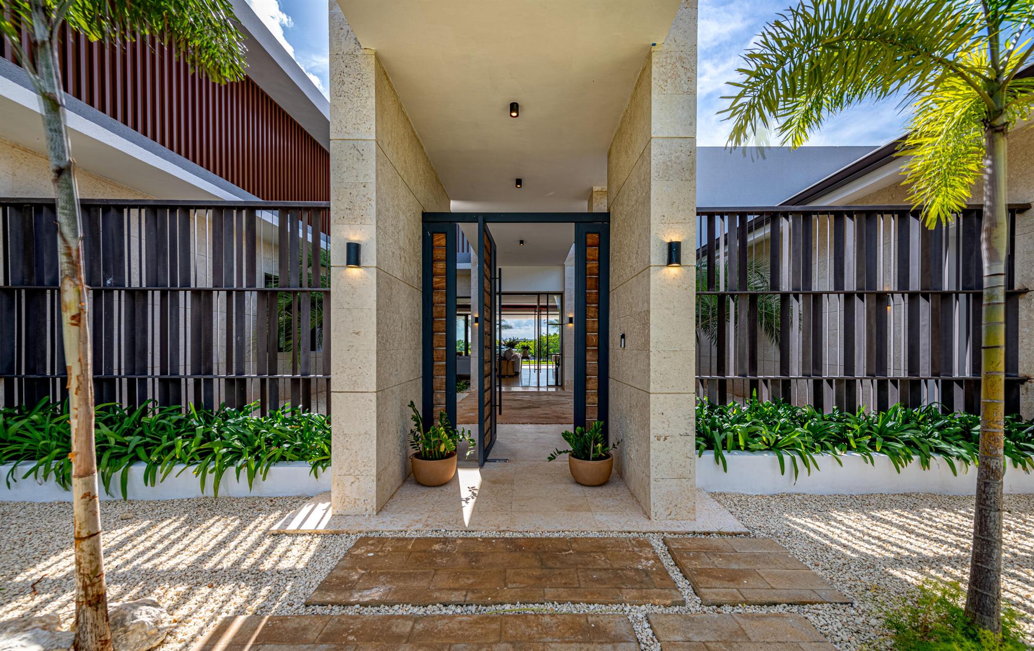 Los Flamboyanes, Casa de - Residential