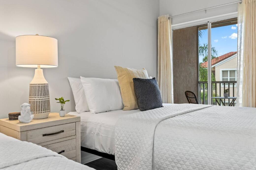 GOLF VILLAS II CONDOMINIU - Residential Lease