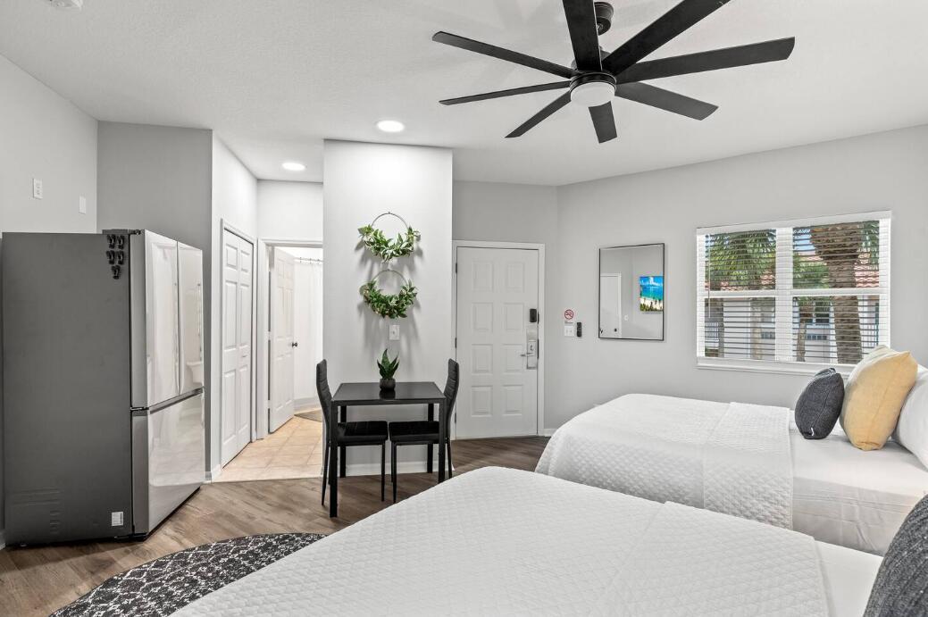 GOLF VILLAS II CONDOMINIU - Residential Lease