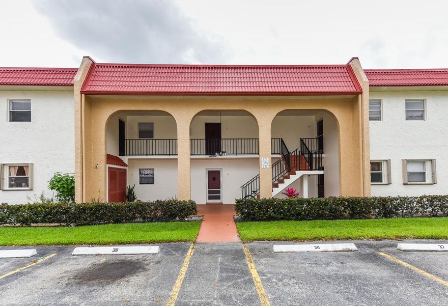 Ground Floor Corner Uni in a 55+ Community, centrally located, enclosed patio, close to shopping centers and restaurants, minutes from the highway and expressway. close to the ocean. Low HOA, Washer and Dryer inside. Accordion shutters on all windows. Low HOA, many amenities. Come See Today!