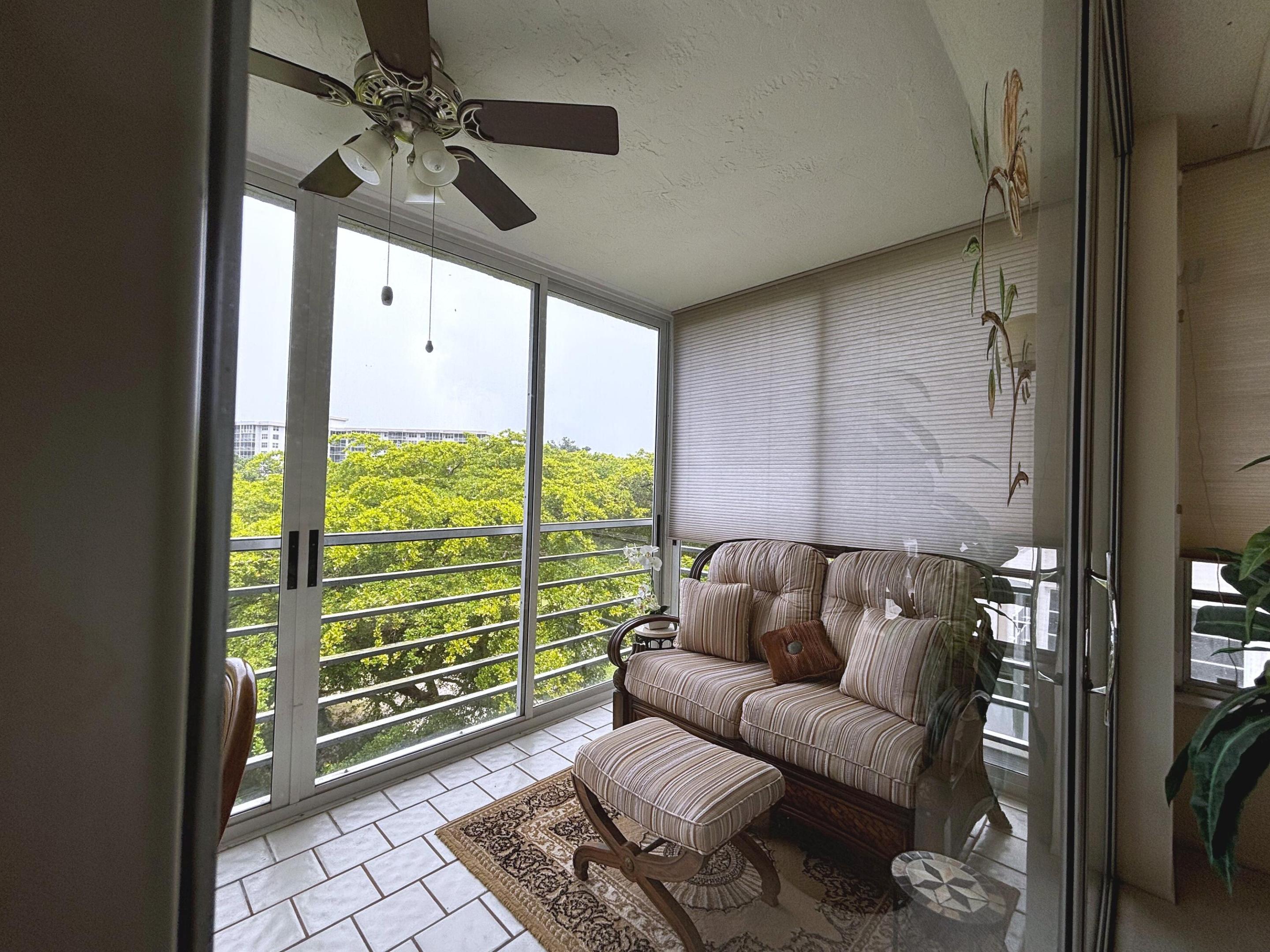 NO 77 PALM-AIRE COUNTRY CLUB - Residential