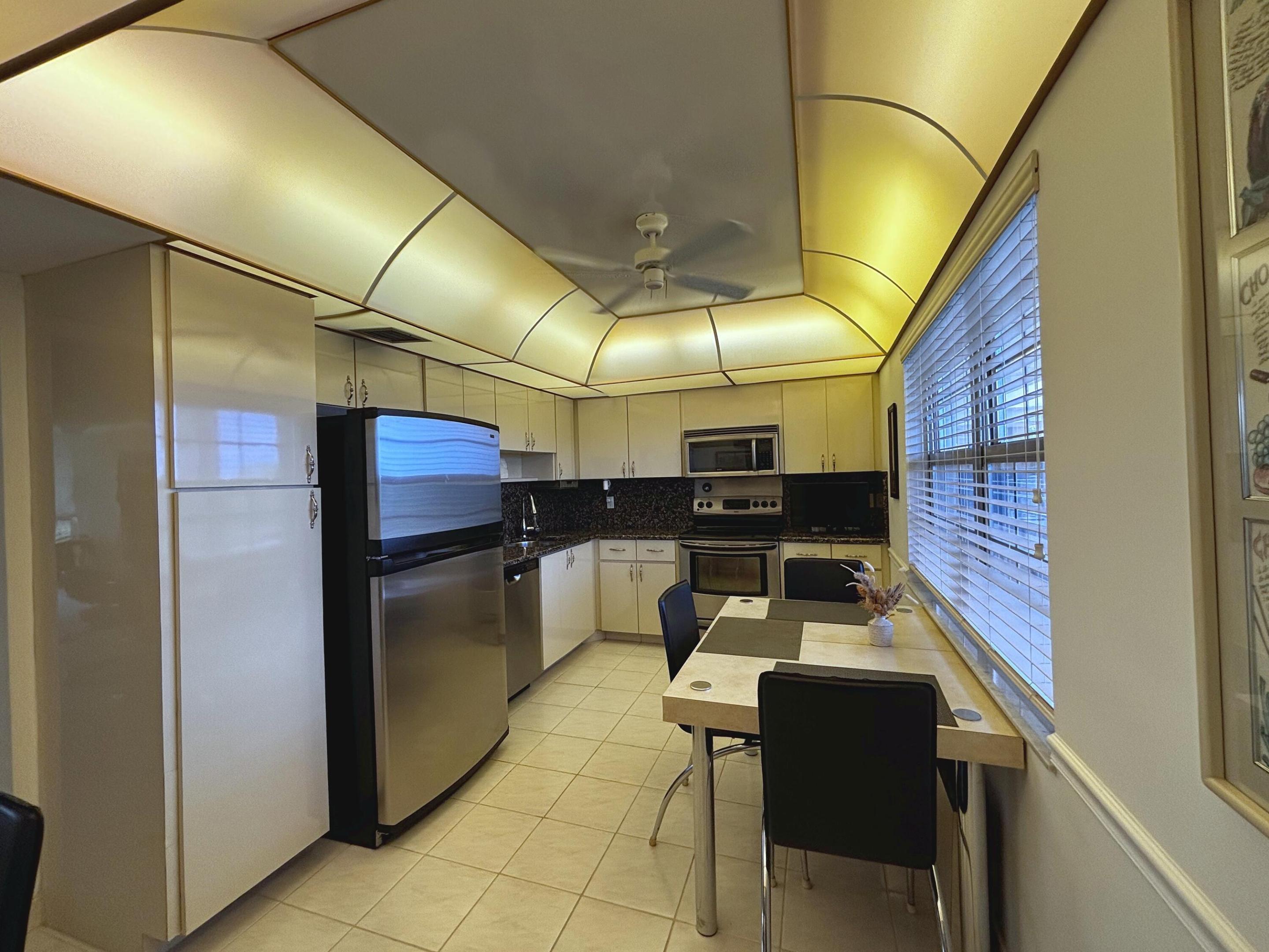 NO 77 PALM-AIRE COUNTRY CLUB - Residential