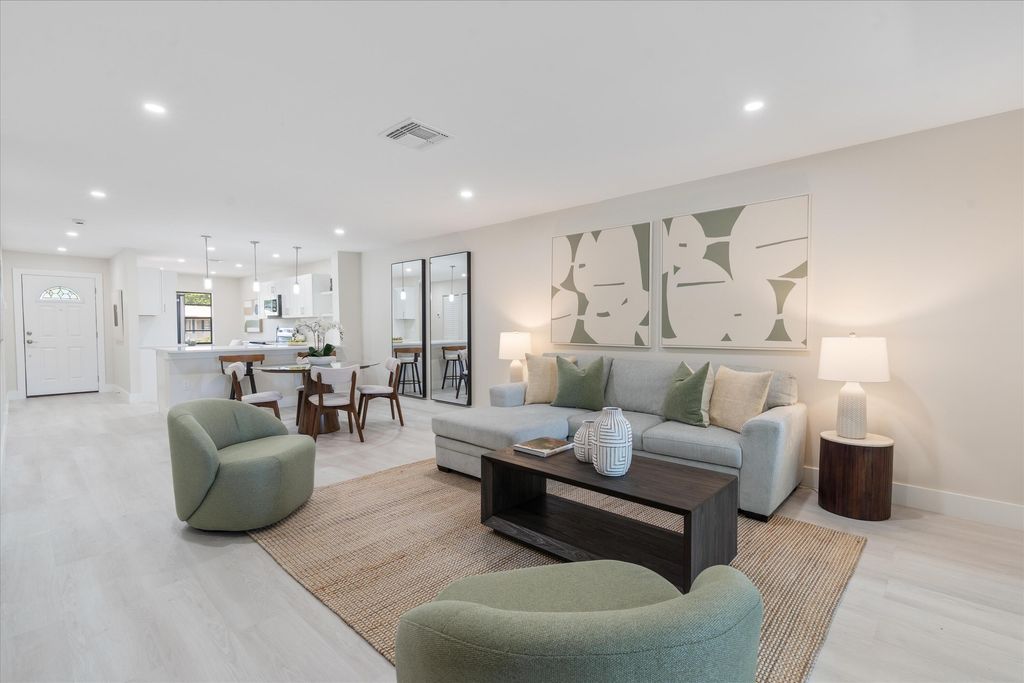 Photo of 29 Stratford Lane #D, Boynton Beach, FL 33436 (MLS # R11135357)