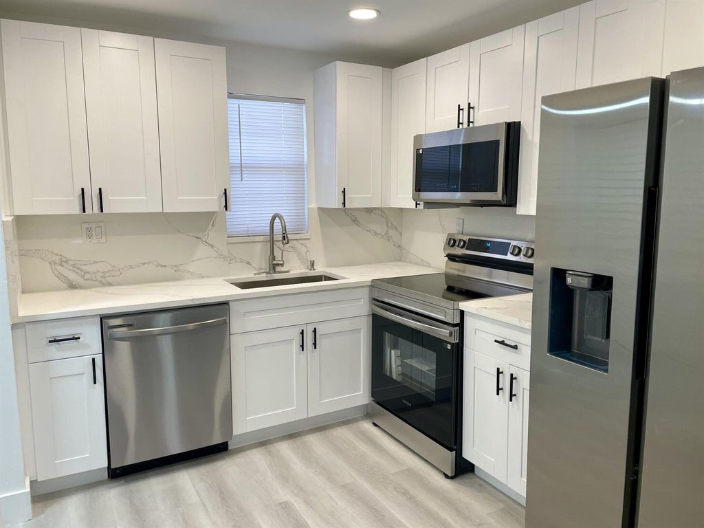 Photo of 9370 SW 8th Street #212, Boca Raton, FL 33428 (MLS # R11101183)