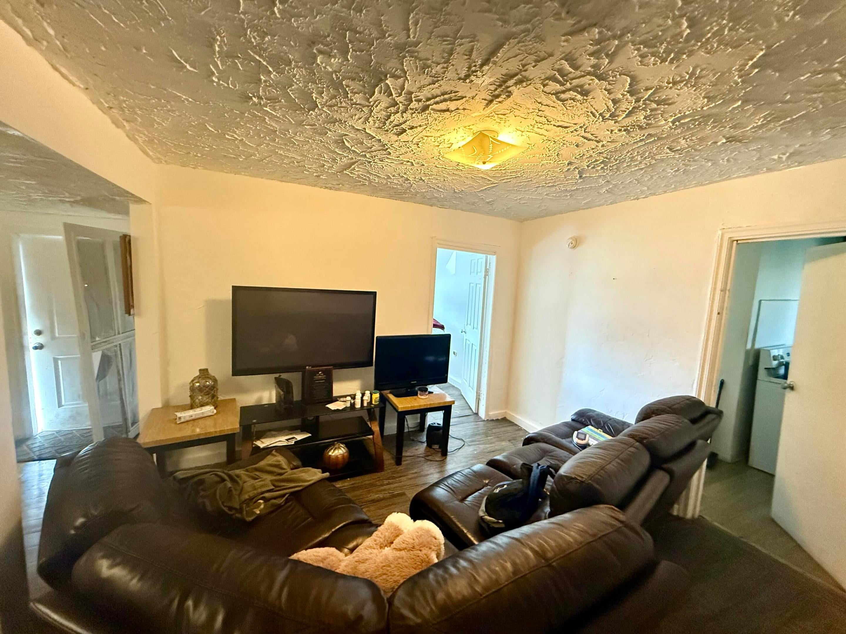 856 SW Ave D